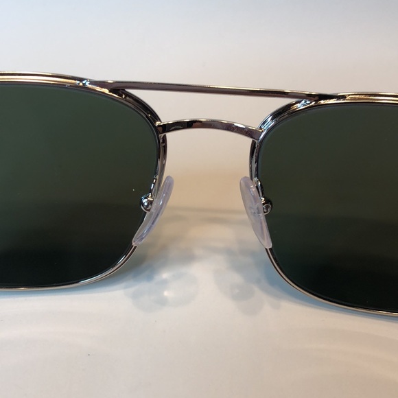Prada SPR75V sunglasses - Picture 5 of 8